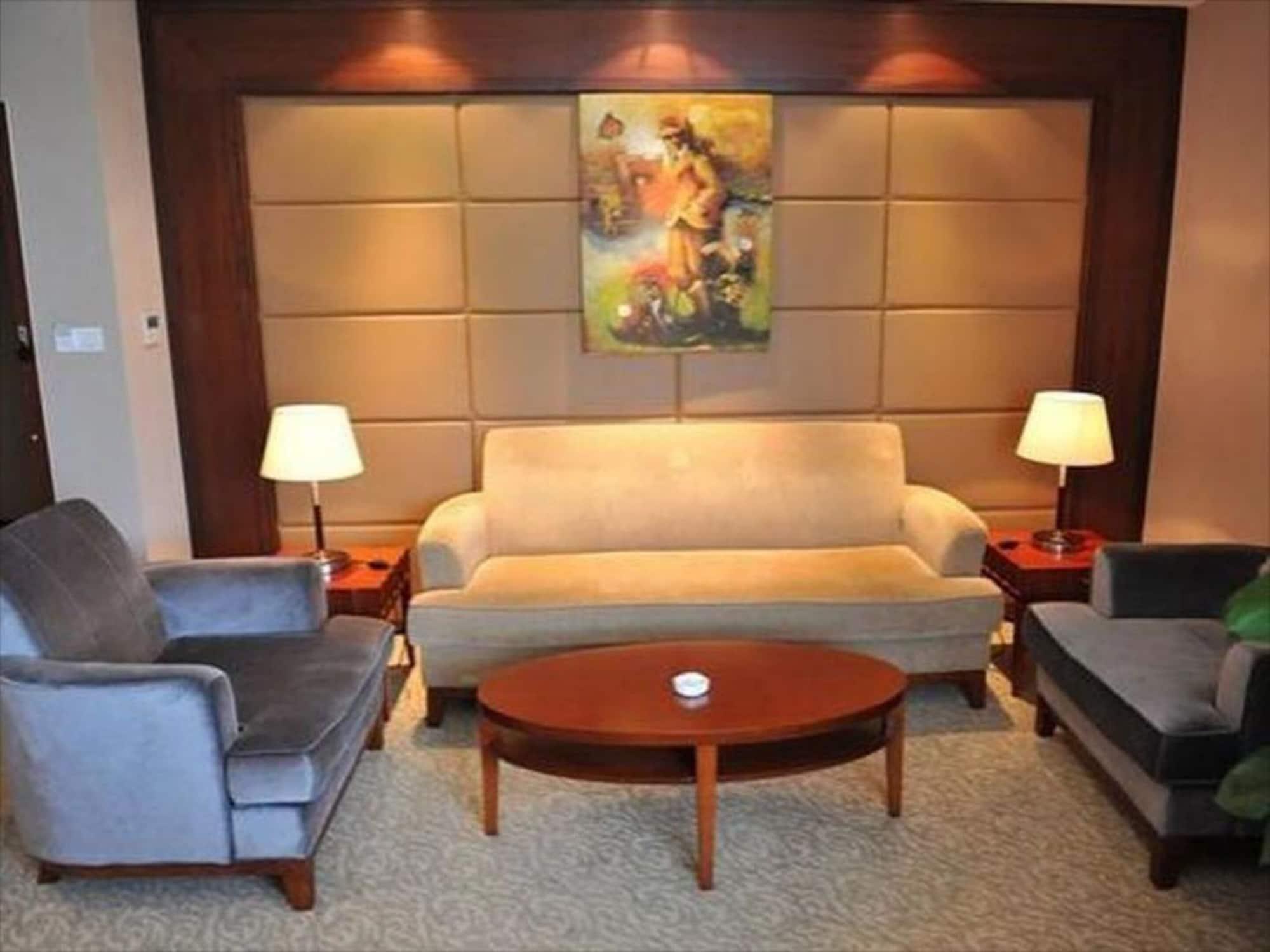 Paradise Hotel