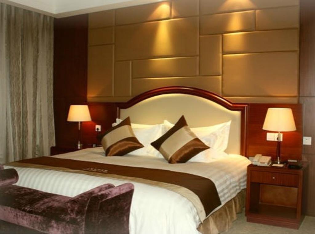 Paradise Hotel 4*